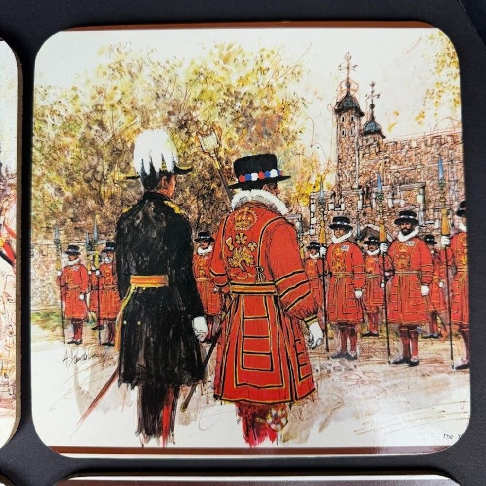 Set of 6 Vintage Clover Leaf 7.5 Inch Table Mats w/ British London Royal Guard - Picture 3 of 12